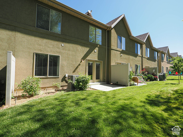 Property Photo: 962 E 6795 S UT 84047