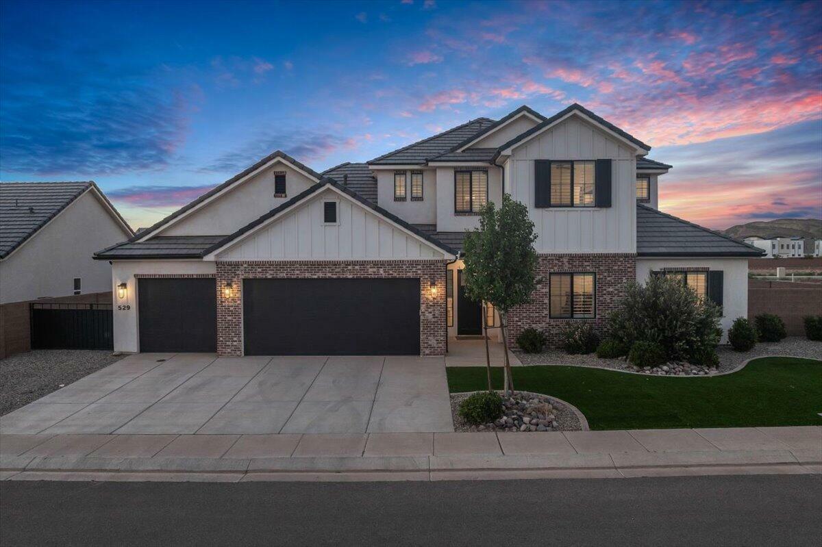 Property Photo: 529 E 4290 S UT 84780