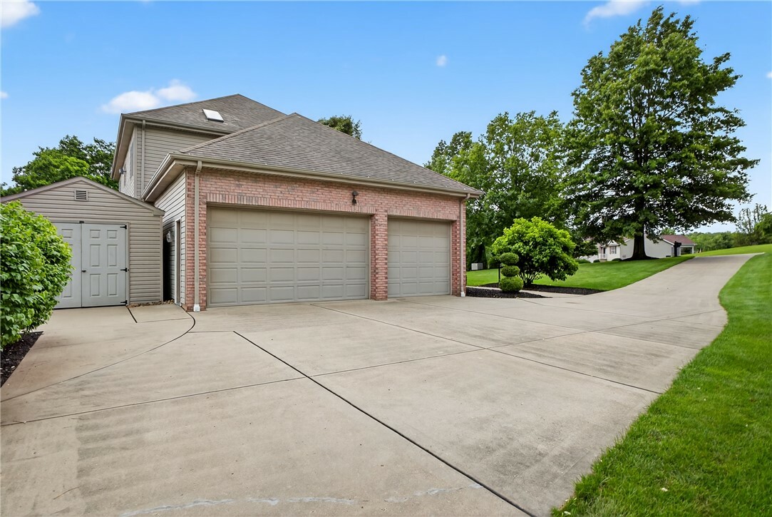 Property Photo: 128 Alana Dr PA 16056