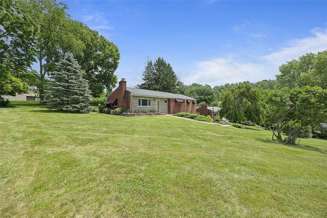 Property Photo: 1209 Phillippi Ave PA 15102