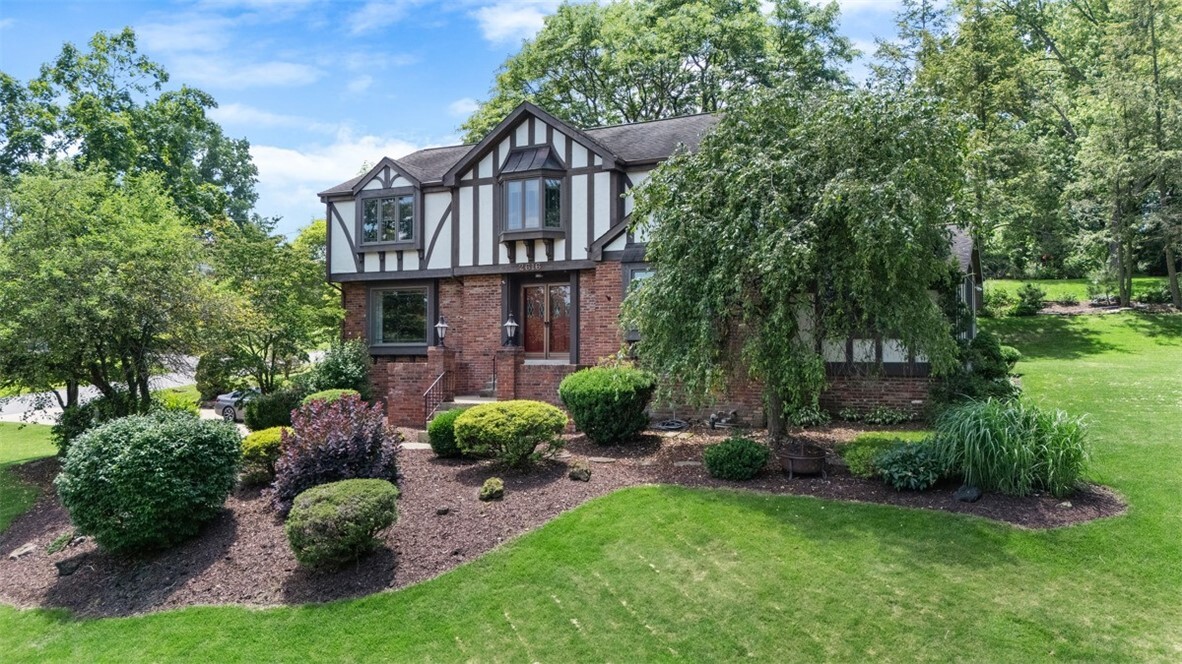 Property Photo: 2616 Cedarvue Dr PA 15241