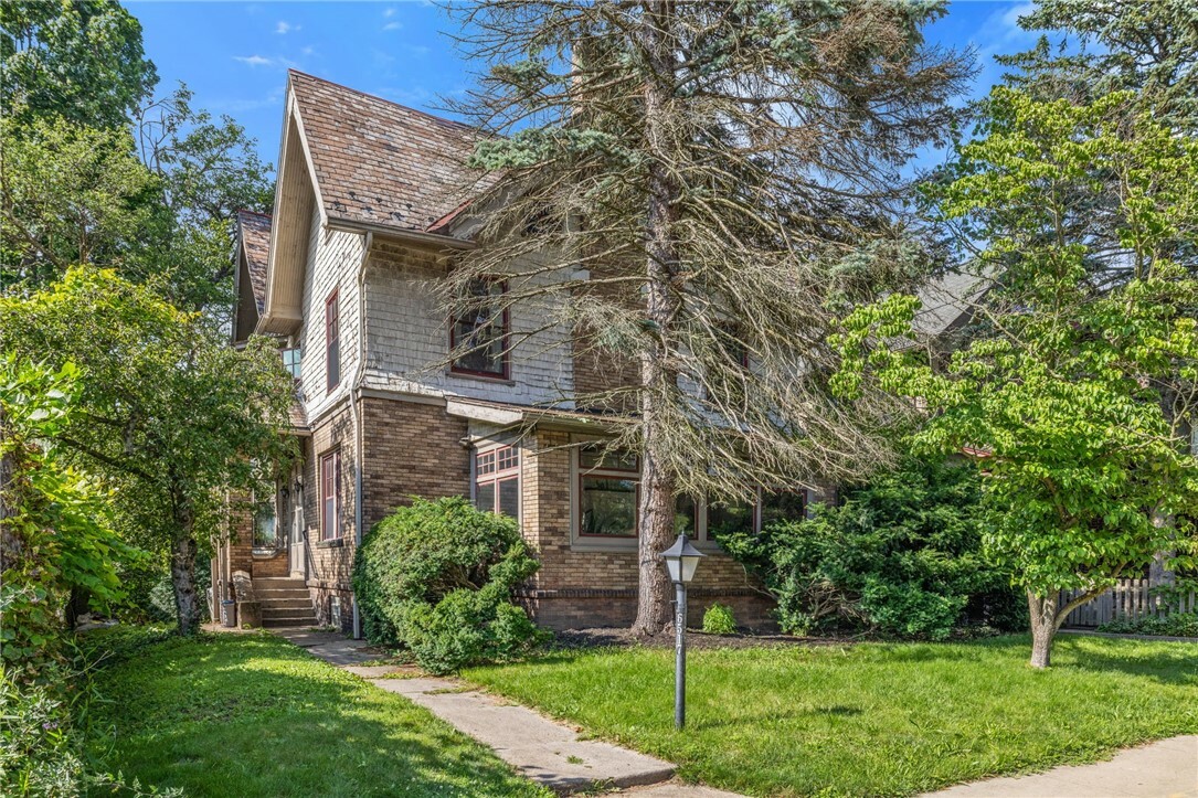 Property Photo:  6517 Aylesboro Ave  PA 15217 