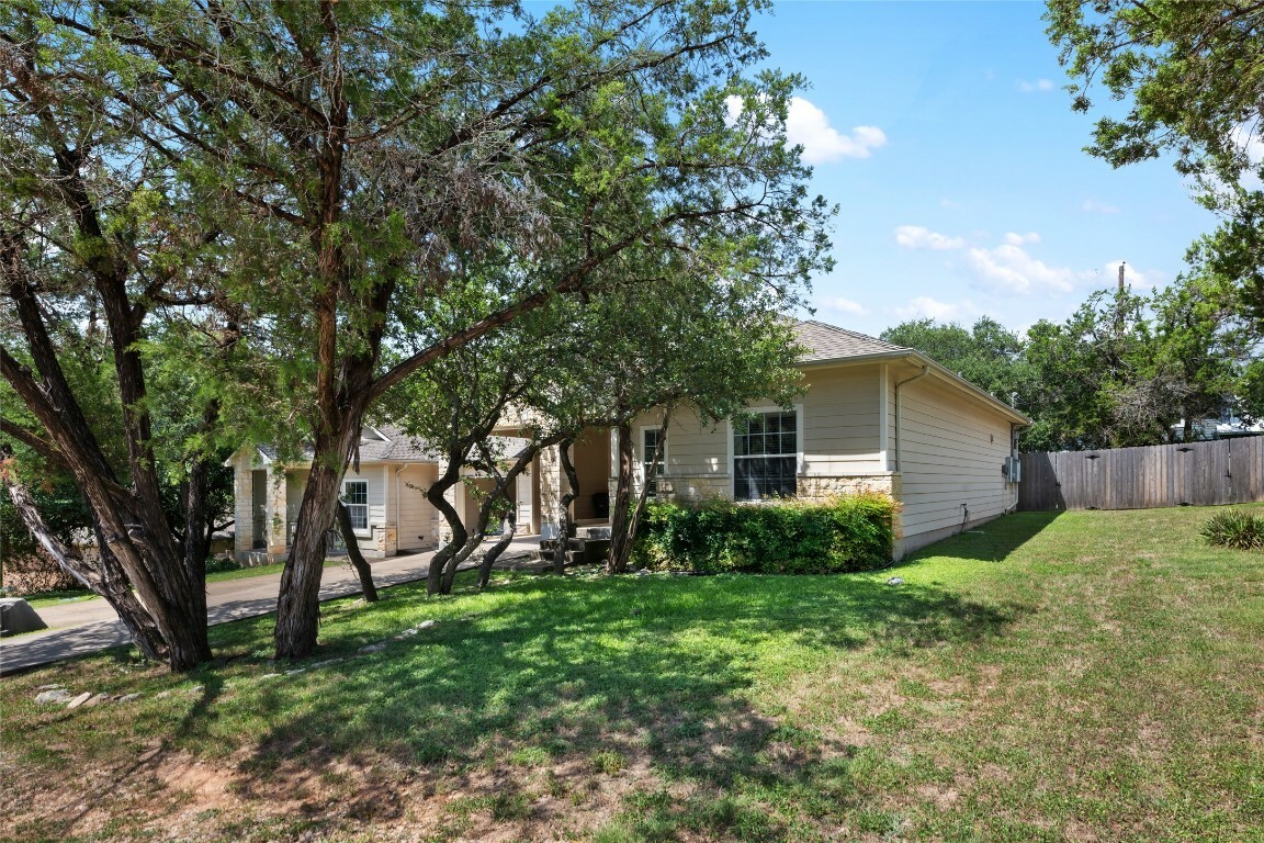Property Photo: 1002 Castile Road B TX 78733