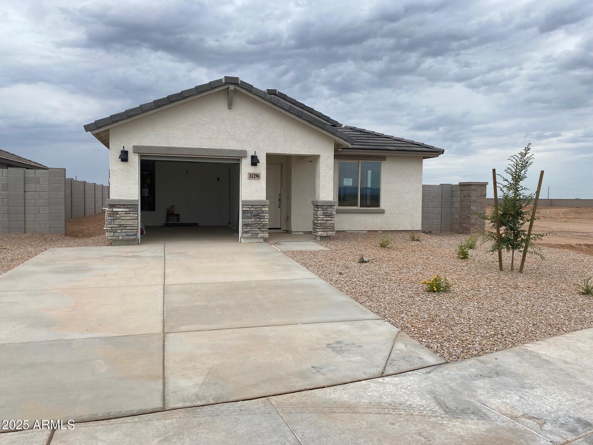 32296 N Pony Express Road  San Tan Valley AZ 85143 photo