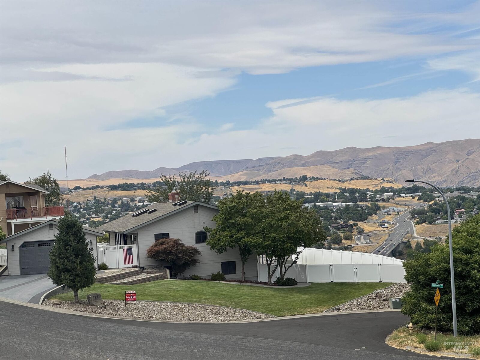 Property Photo:  411 Valley Vista Blvd  ID 83501 