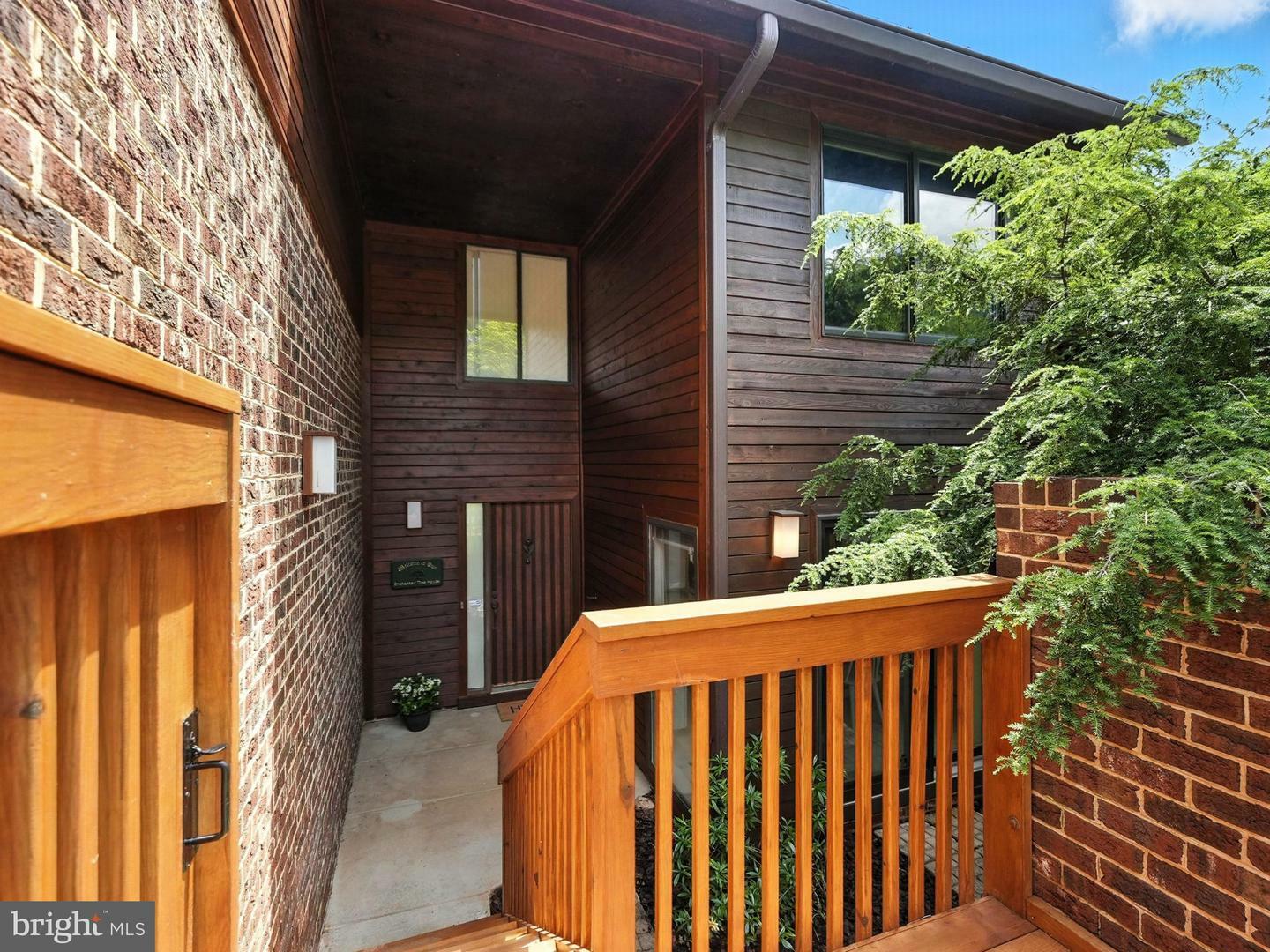 Property Photo: 2151 Cabots Point Lane VA 20191