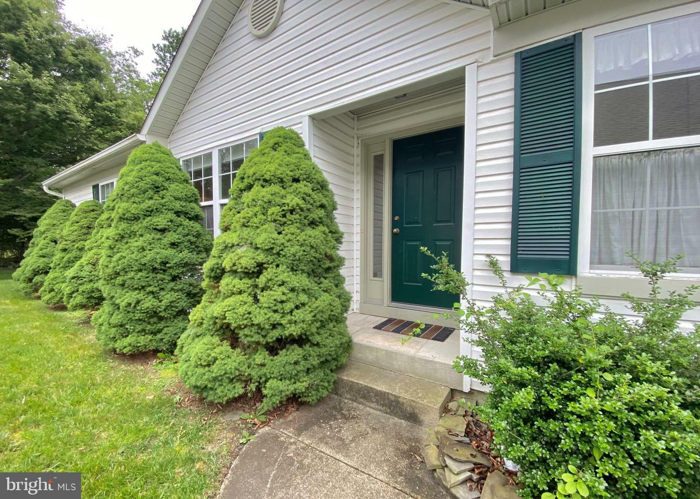 Property Photo: 43 Glenview Way E NJ 08026