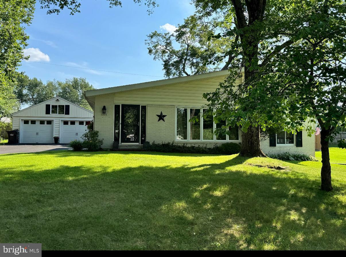 Property Photo:  1526 Pulaski Drive  PA 19422 