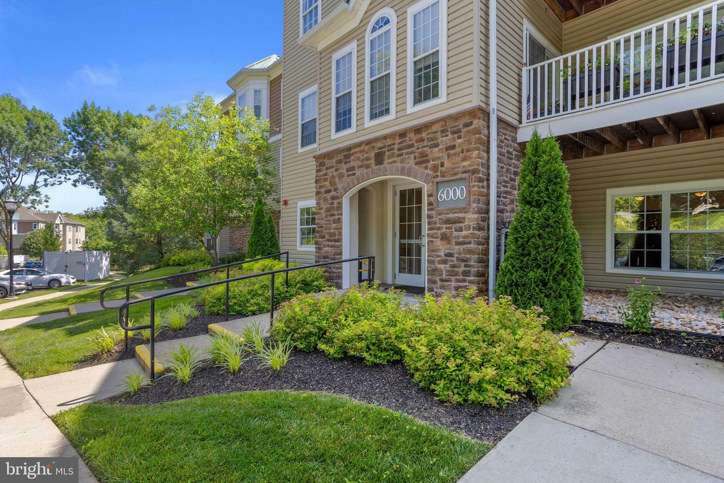 Property Photo:  6000 Village Way 308  PA 19061 