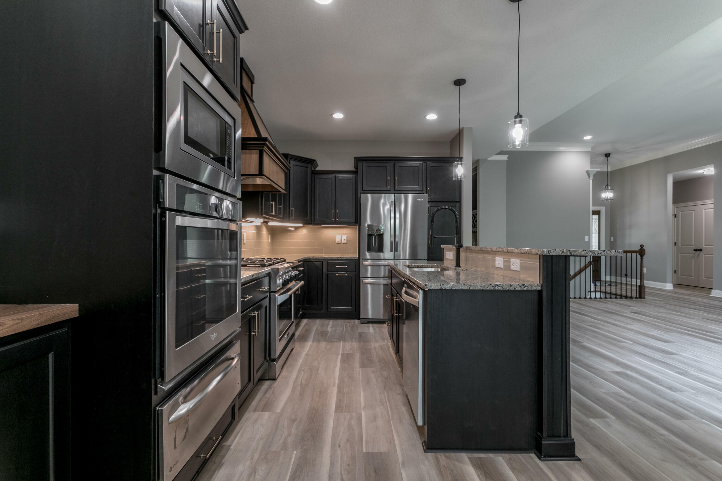 Property Photo: 2016 Devonshire Dr MO 65203