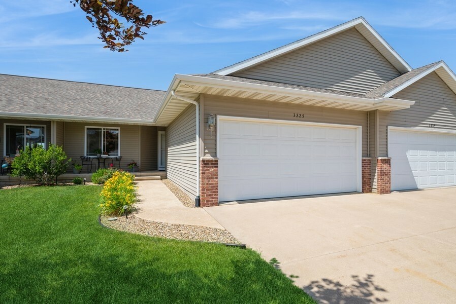 Property Photo: 3225 Prairie Bend Circle IA 52302