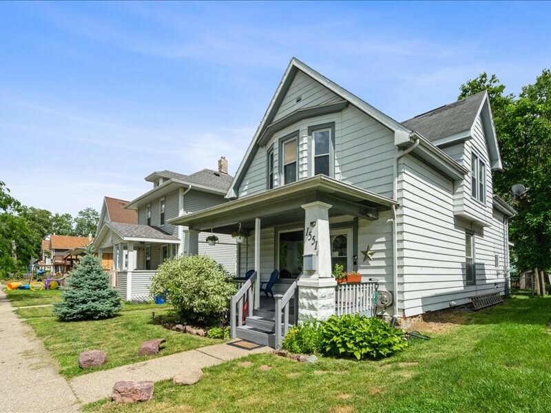 Property Photo: 1551 C Ave NE IA 52402