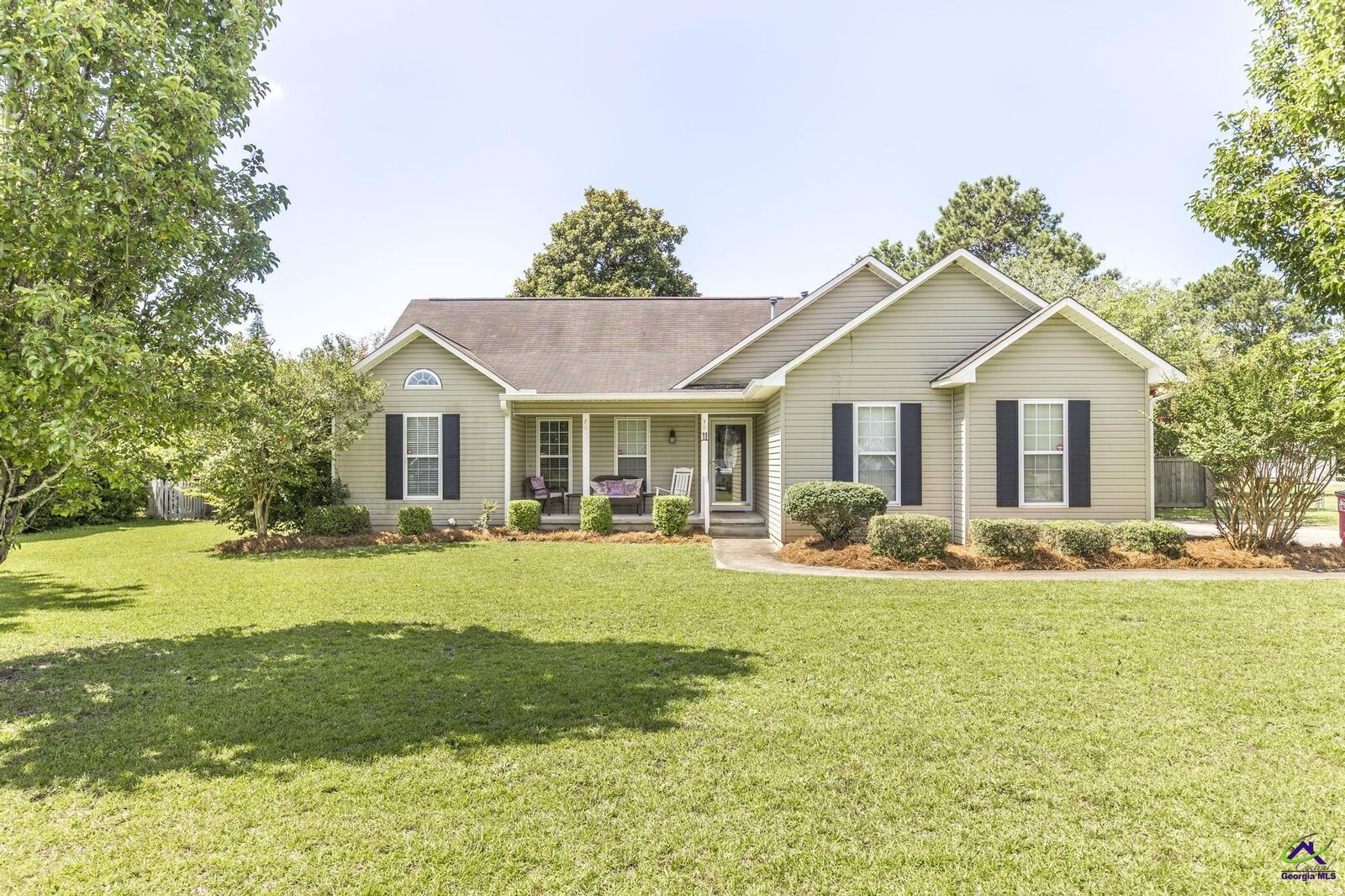 Property Photo: 3560 S Lawrence Drive GA 31216