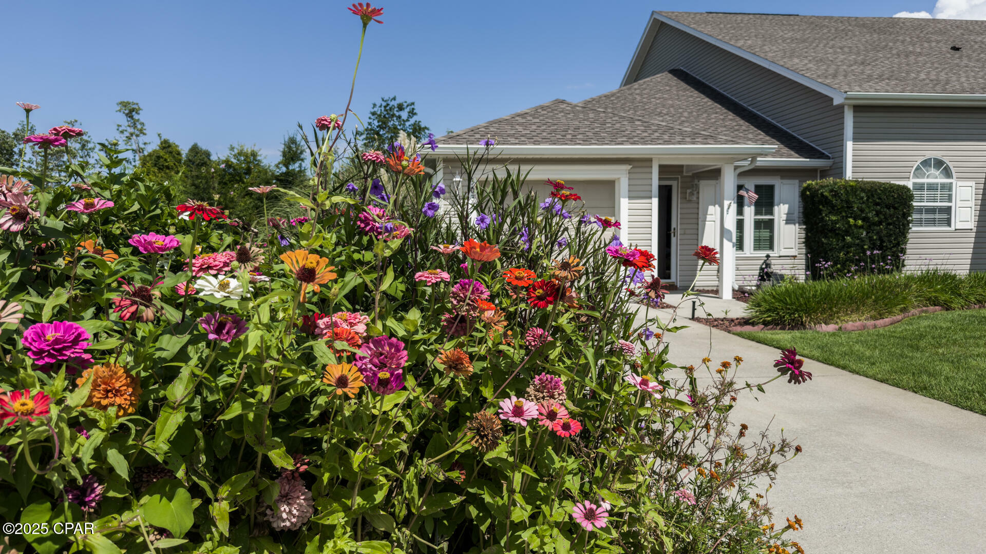 Property Photo: 3033 Meadow Street FL 32444
