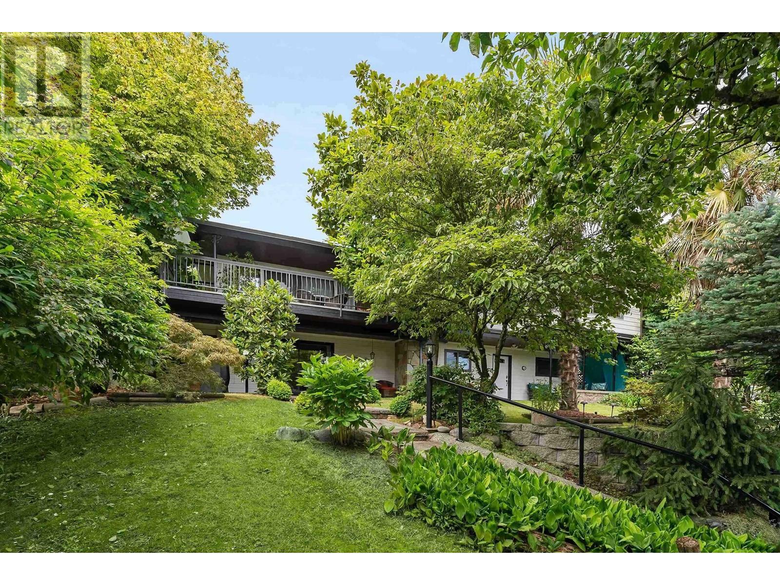 Property Photo: 140 East 8th Avenue BC V3L 4J7