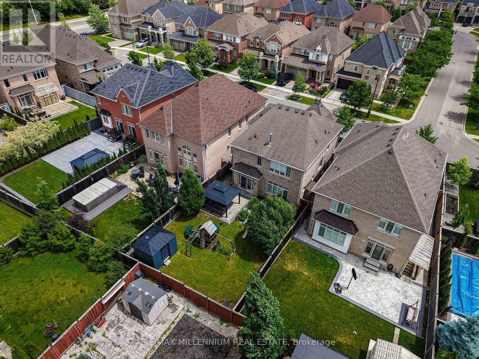 Property Photo: 51 Legendary Circle ON L6Y 0S1