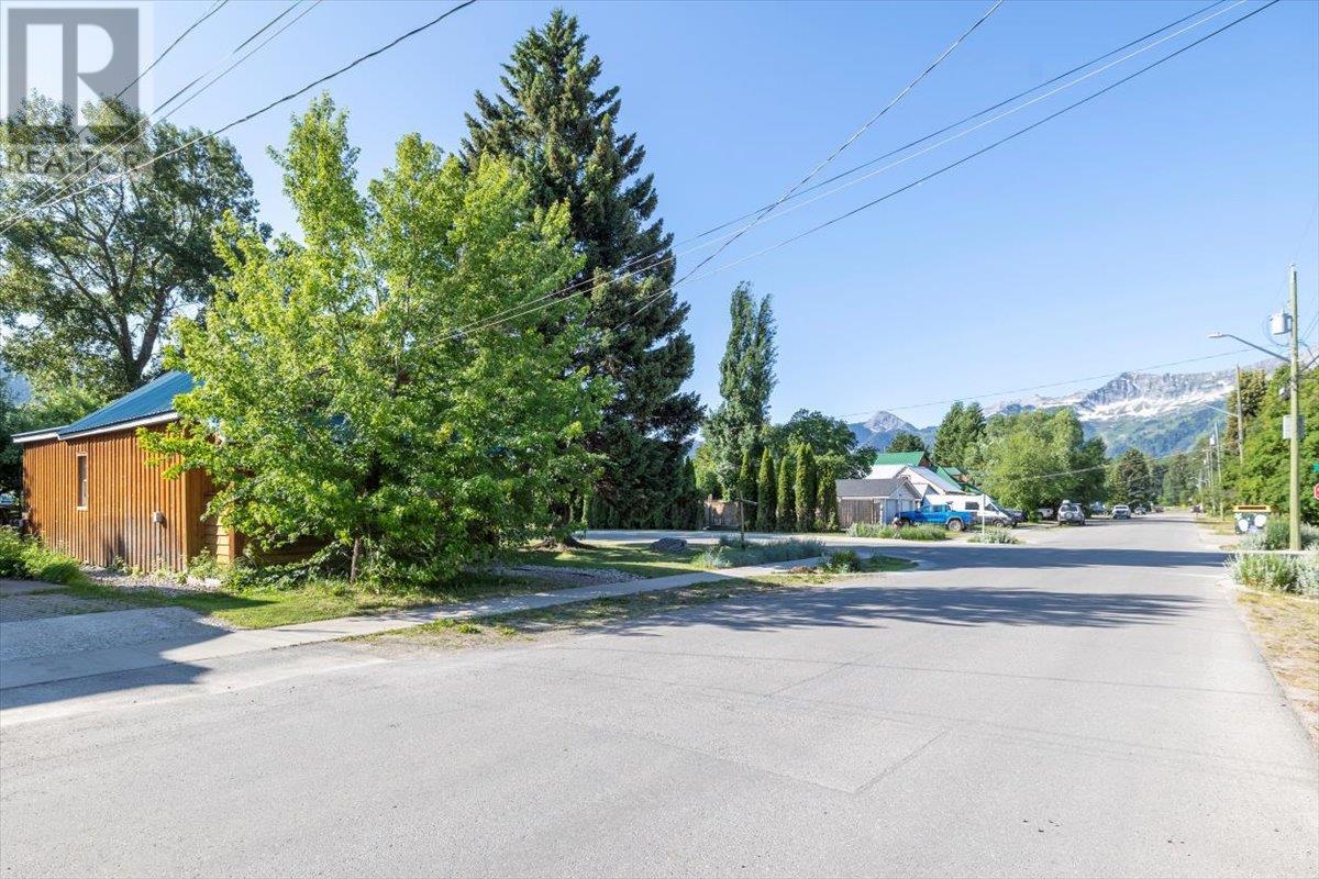 Property Photo:  702 9th Avenue  BC V0B 1M0 