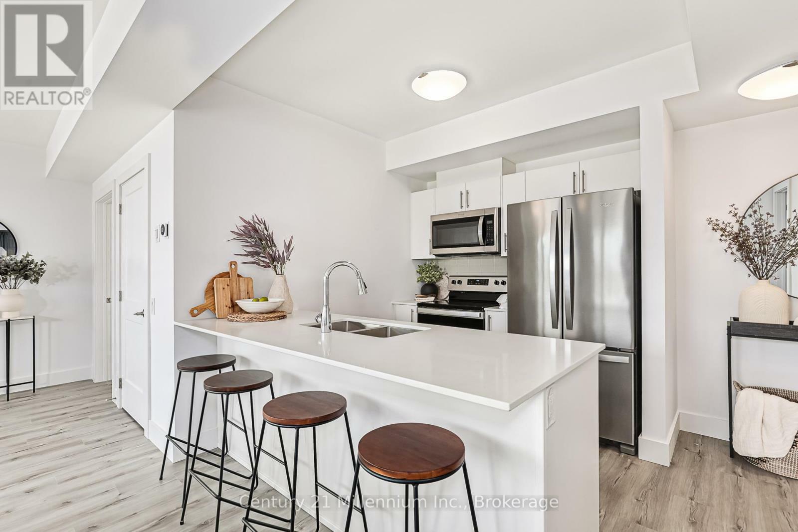 Property Photo:  4 Kimberly Lane 324  ON L9Y 5T6 