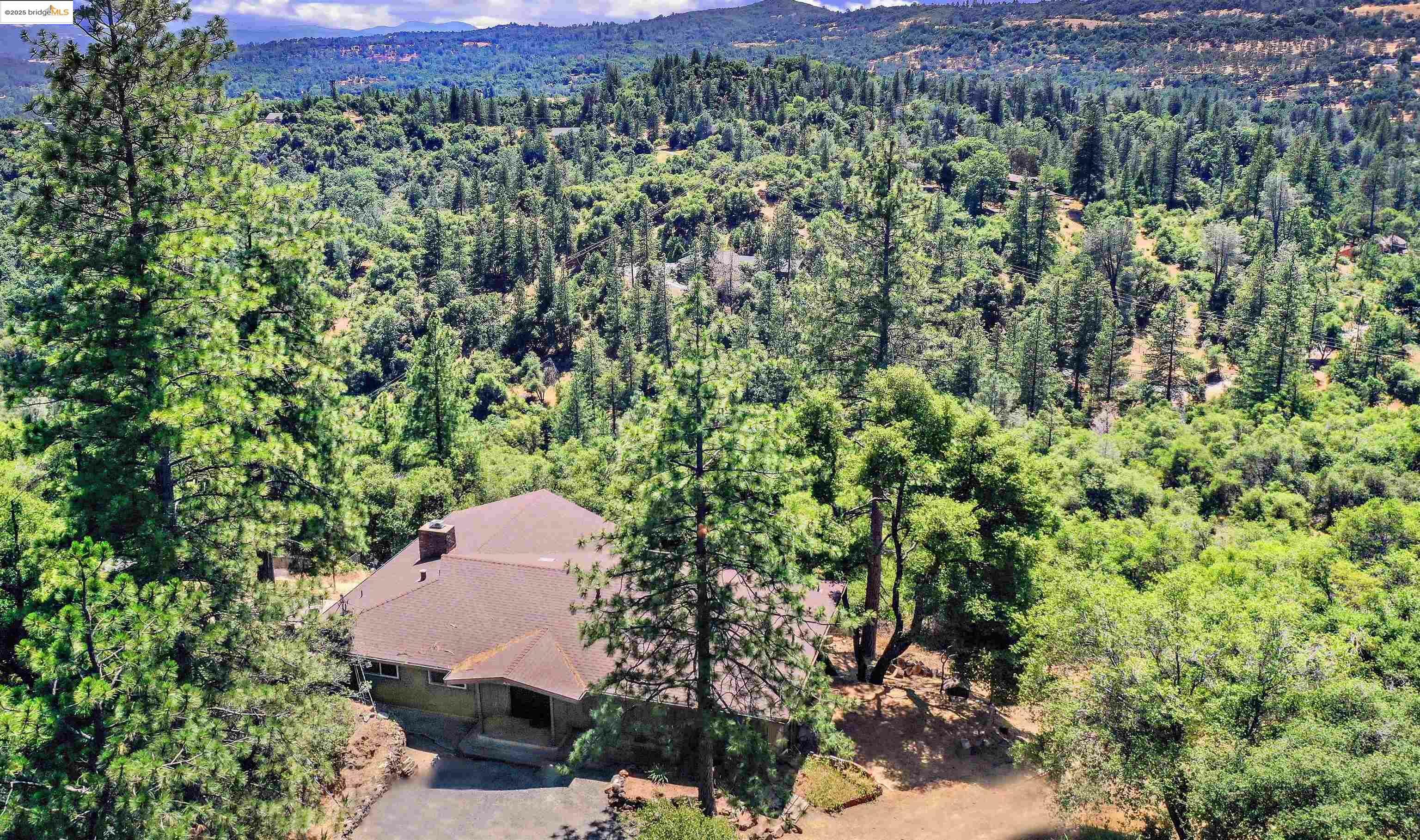 Property Photo: 20456 Skyline Rd CA 95379