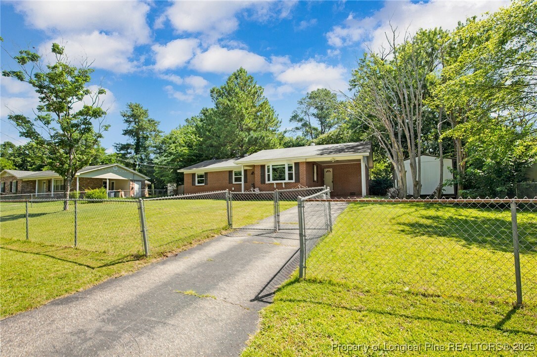 Property Photo: 6425 Freeport Road NC 28303