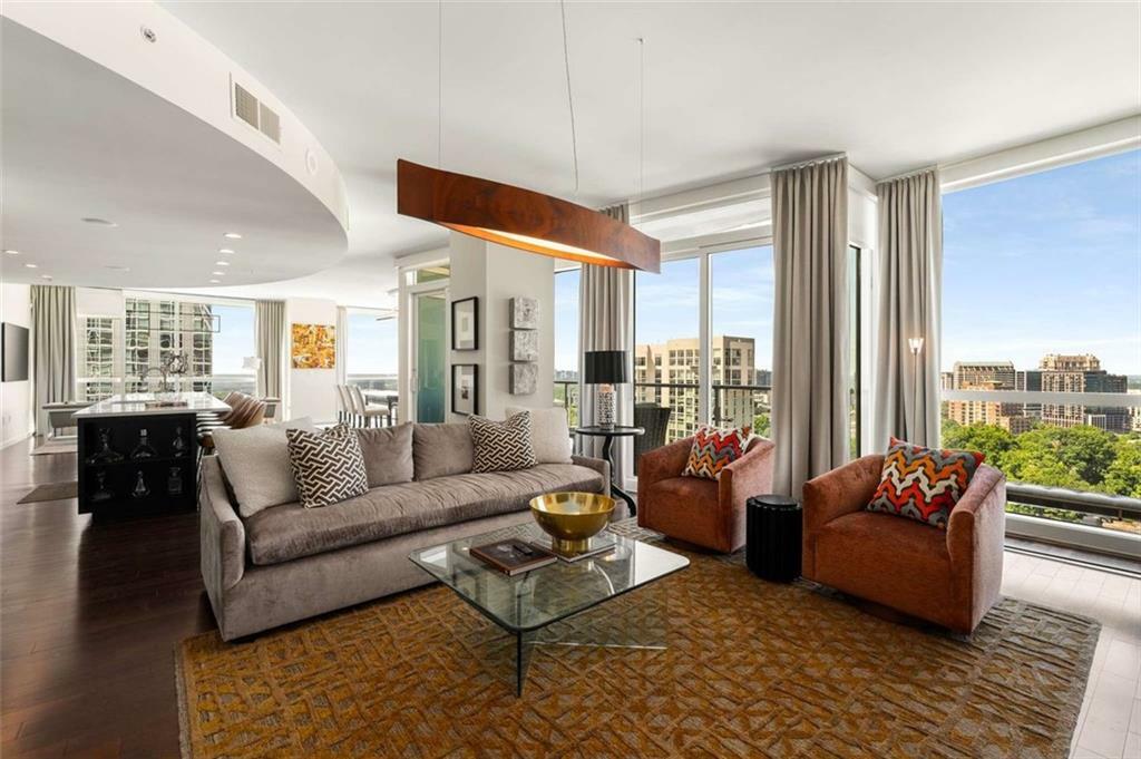 Property Photo: 3325 Piedmont Road NE 2006 GA 30305