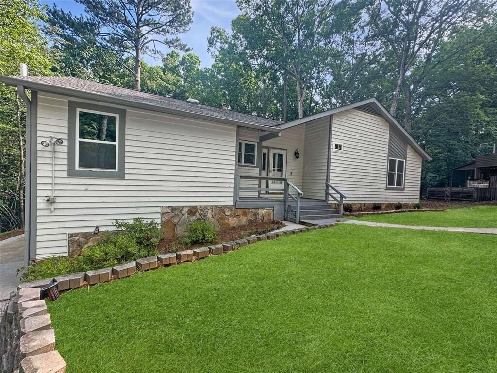 Property Photo:  6800 Brookwood Court  GA 30135 
