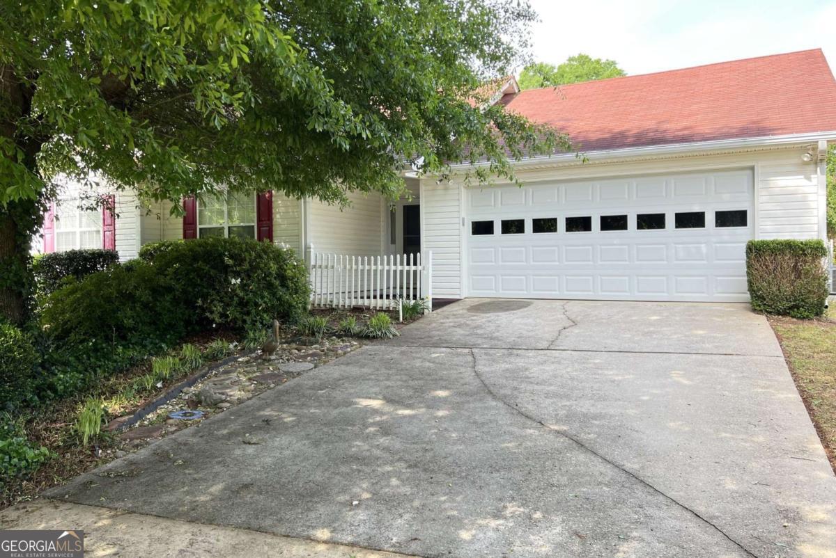 Property Photo: 3041 Regal Drive GA 30253