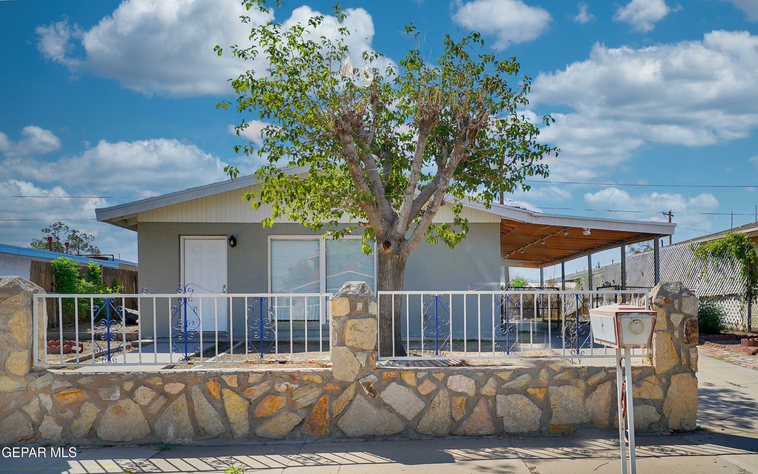 226 S Carolina Drive  El Paso TX 79915 photo