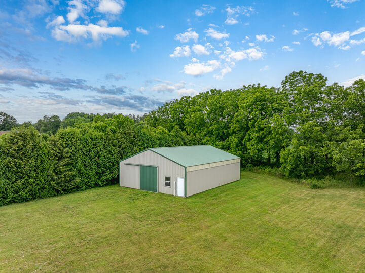 Property Photo: 1020 N 400 IN 46304
