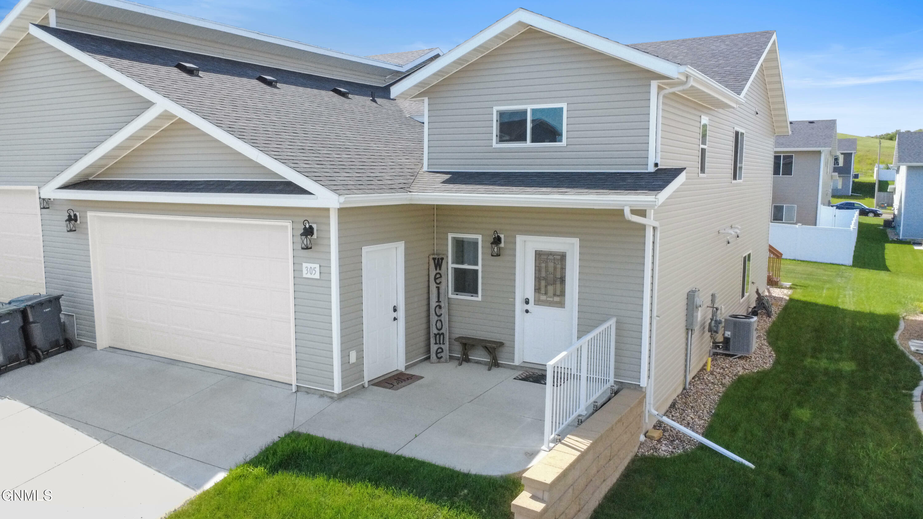 305 Will Court SE  Mandan ND 58554 photo
