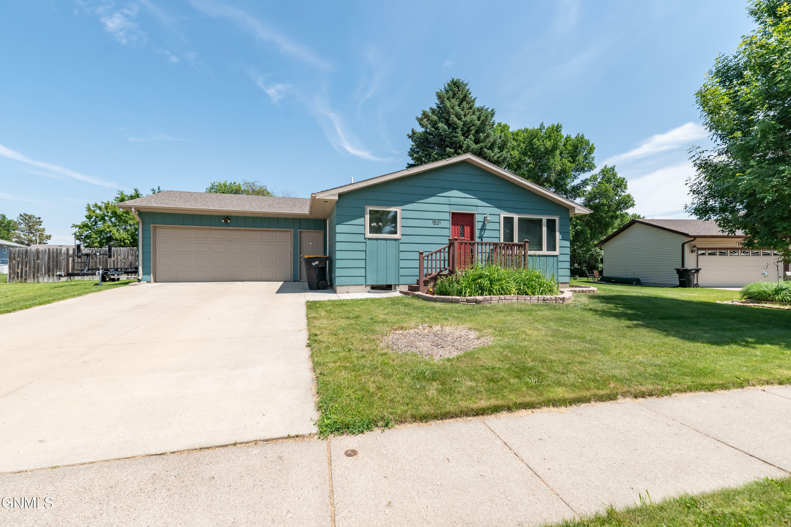Property Photo:  1531 Pocatello Drive  ND 58504 