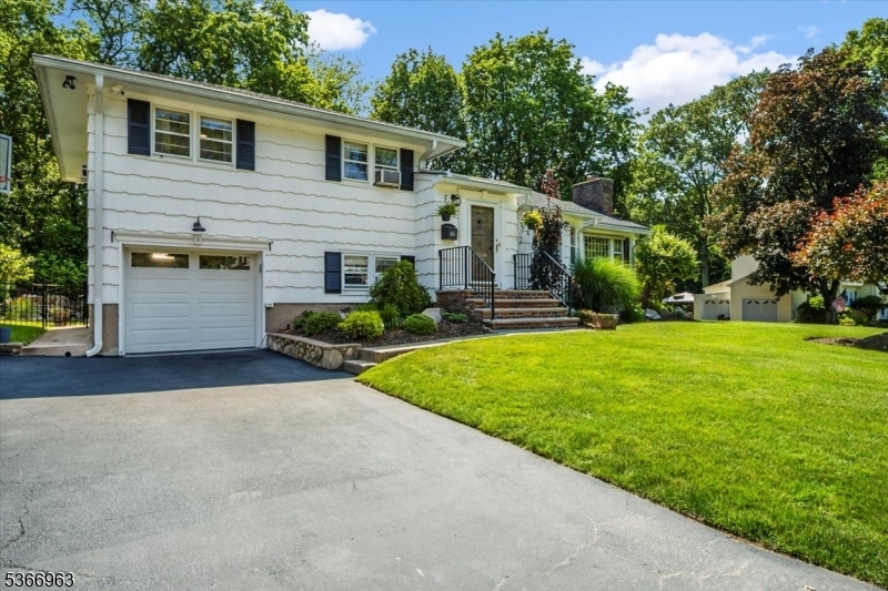 Property Photo: 46 Leonard Dr NJ 07463