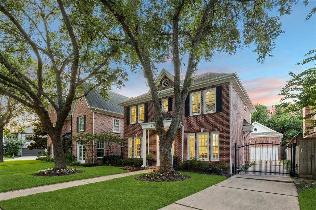 Property Photo: 4152 Villanova Street TX 77005