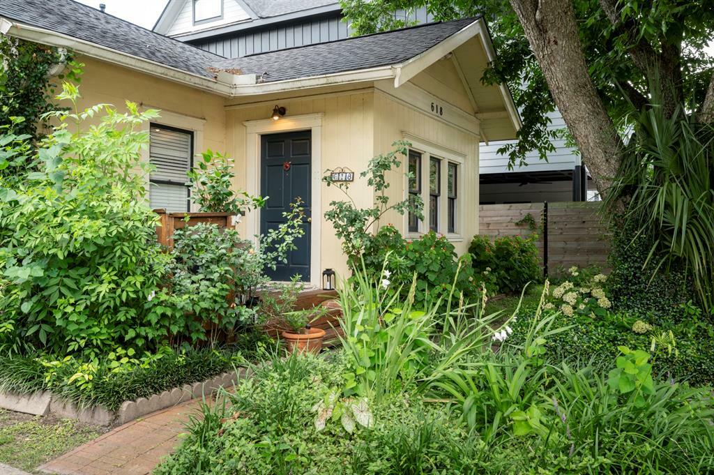 Property Photo: 618 Wendel Street TX 77009