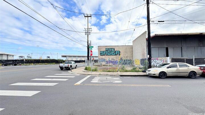 Property Photo: 194 Kalihi Street HI 96819
