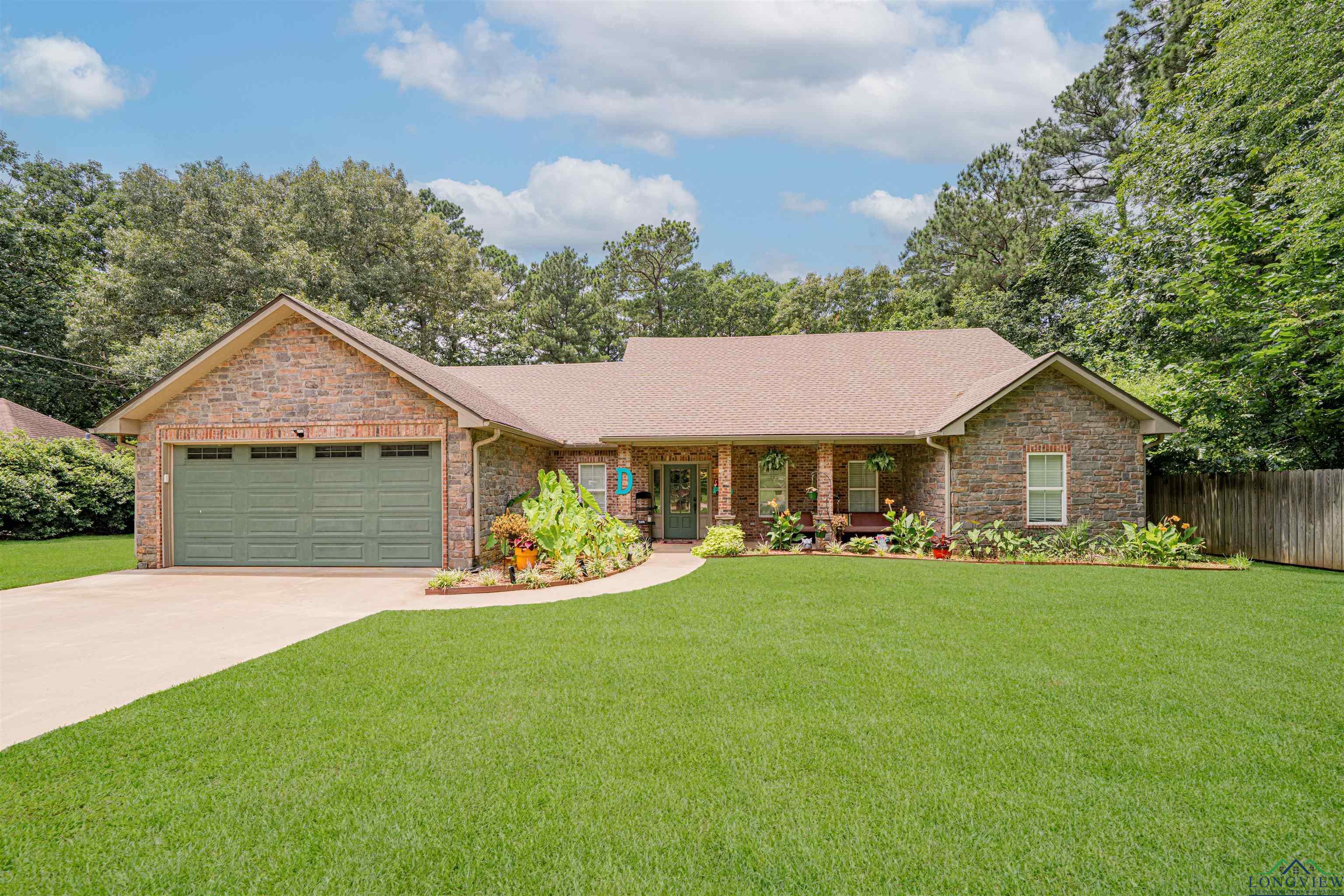 620 Town Oaks Cir  Kilgore TX 75662 photo