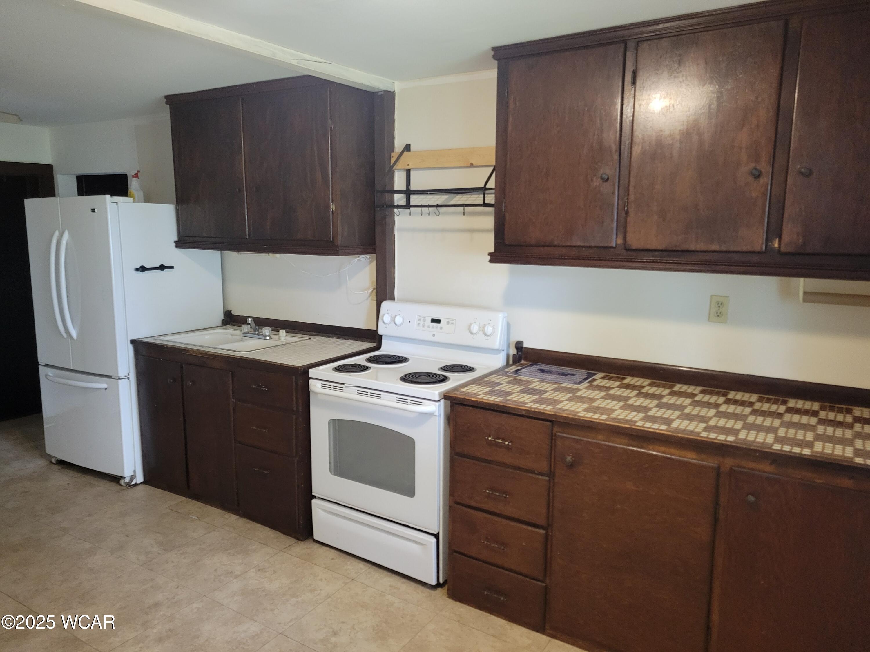 Property Photo: 405 Heistand Street OH 45810