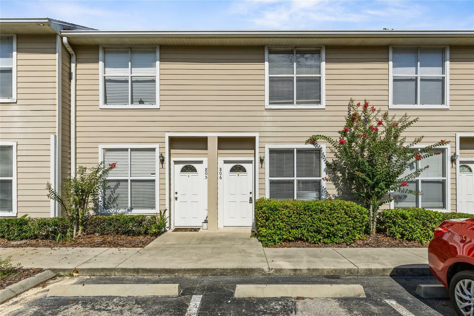 Property Photo: 3901 SW 20th Avenue 806 FL 32607