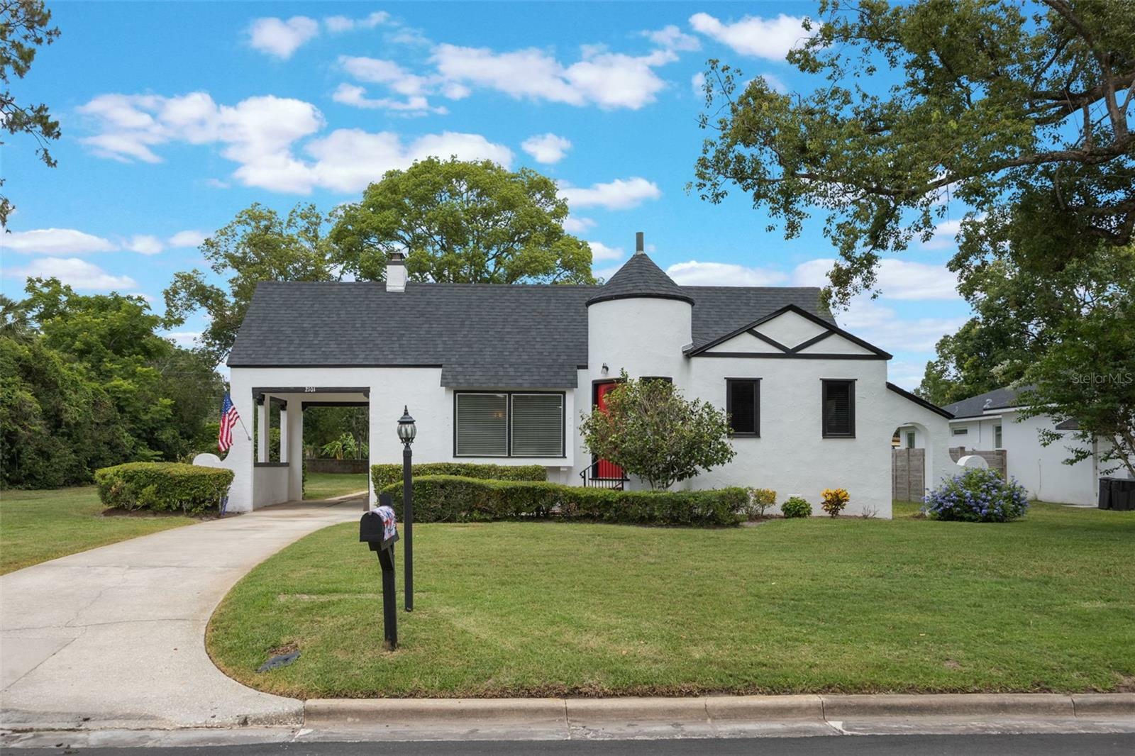Property Photo:  2101 Lily Court  FL 32771 