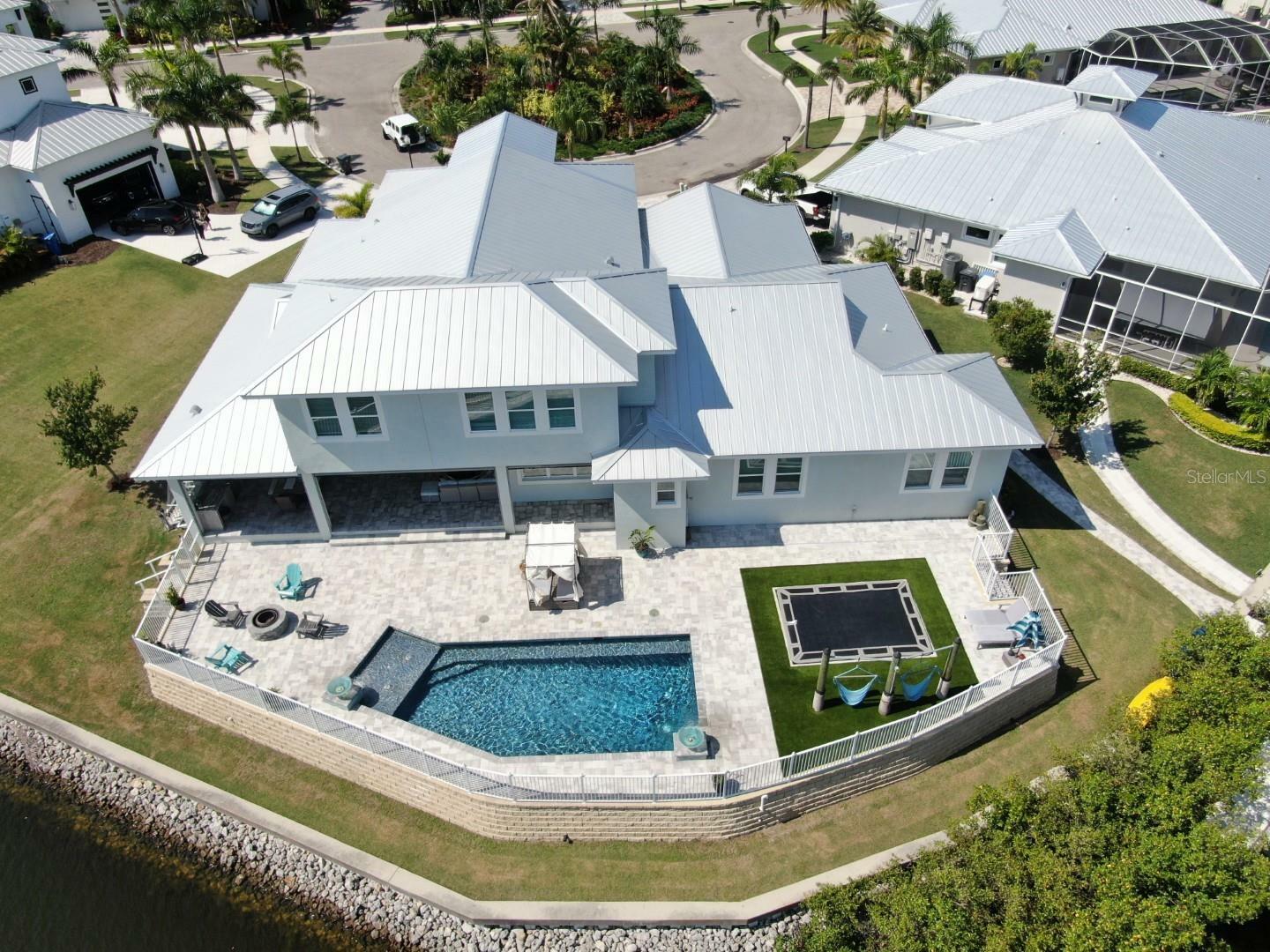 Property Photo: 718 Pinckney Drive FL 33572