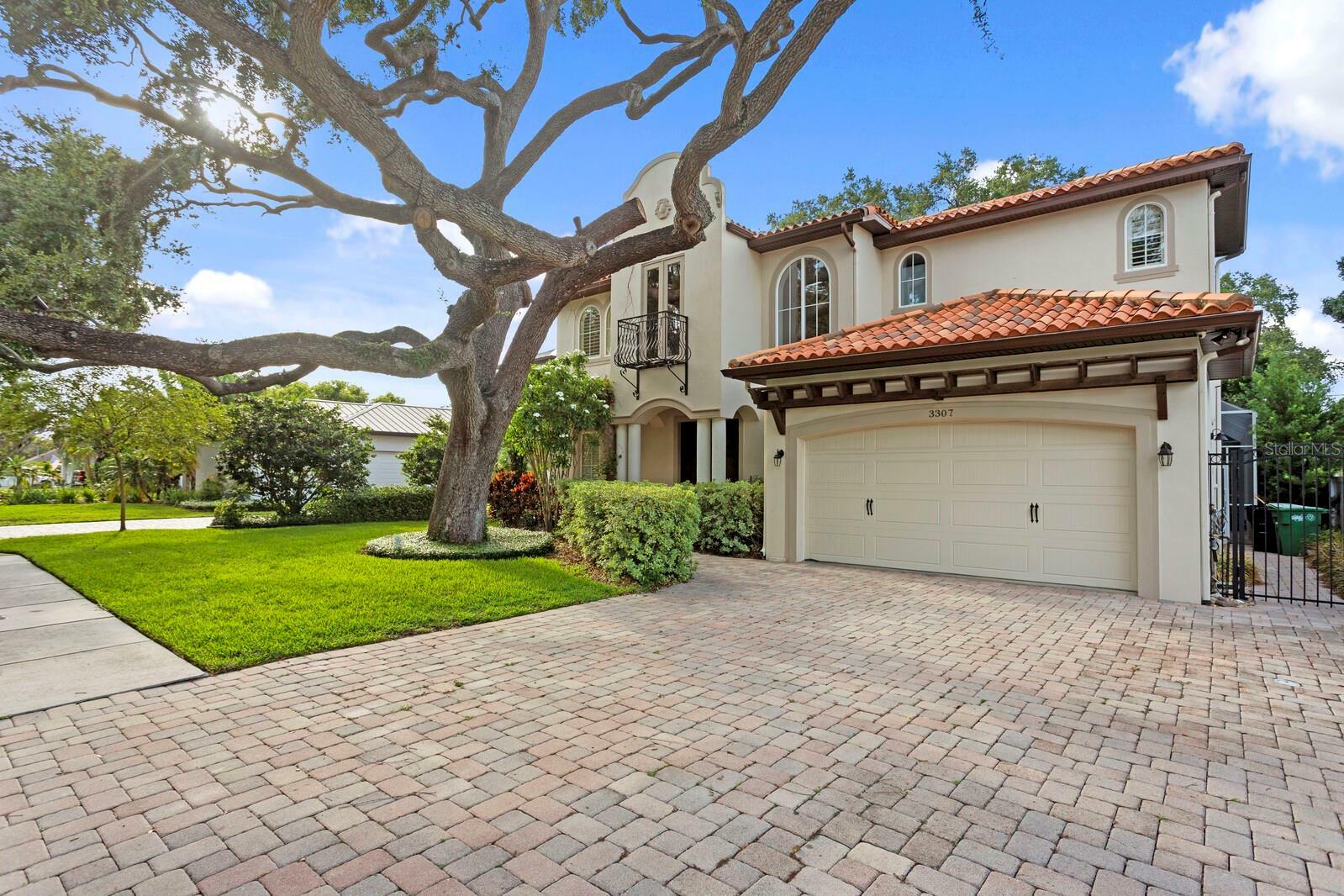 Property Photo:  3307 W Knights Avenue  FL 33611 