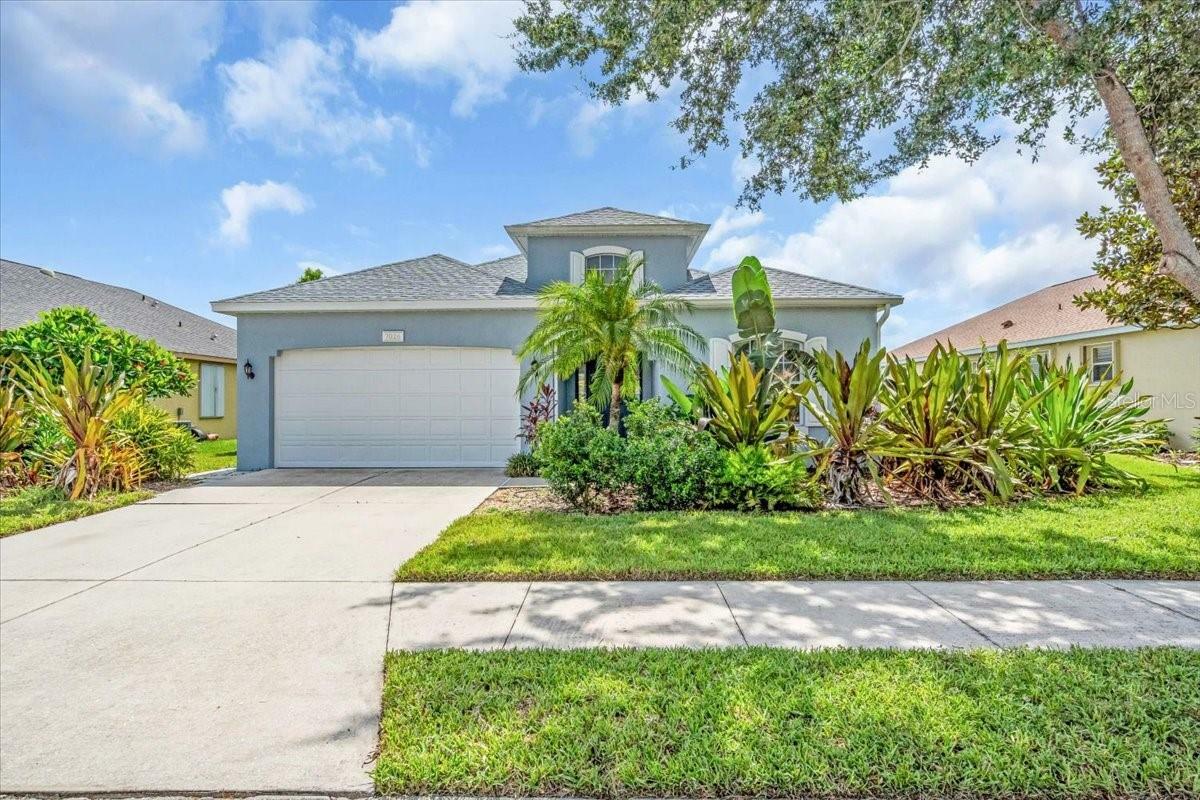 Property Photo: 7026 43rd Avenue E FL 34221
