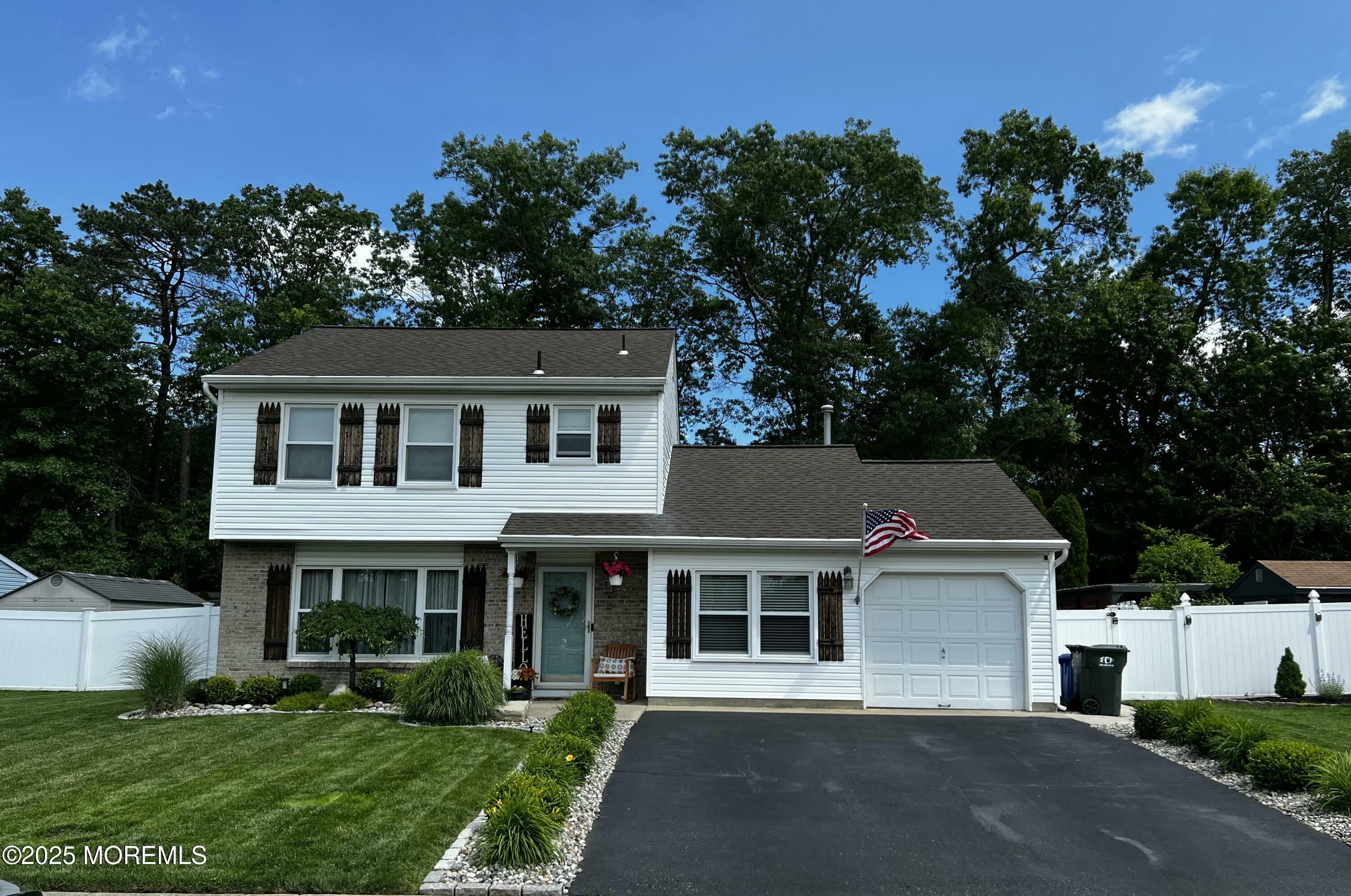 16 Constitution Drive  Howell NJ 07731 photo