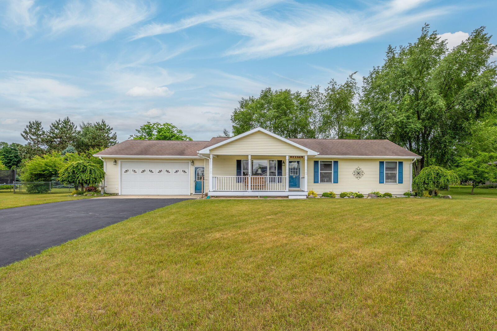 Property Photo: 18975 Kirk Street MI 49307