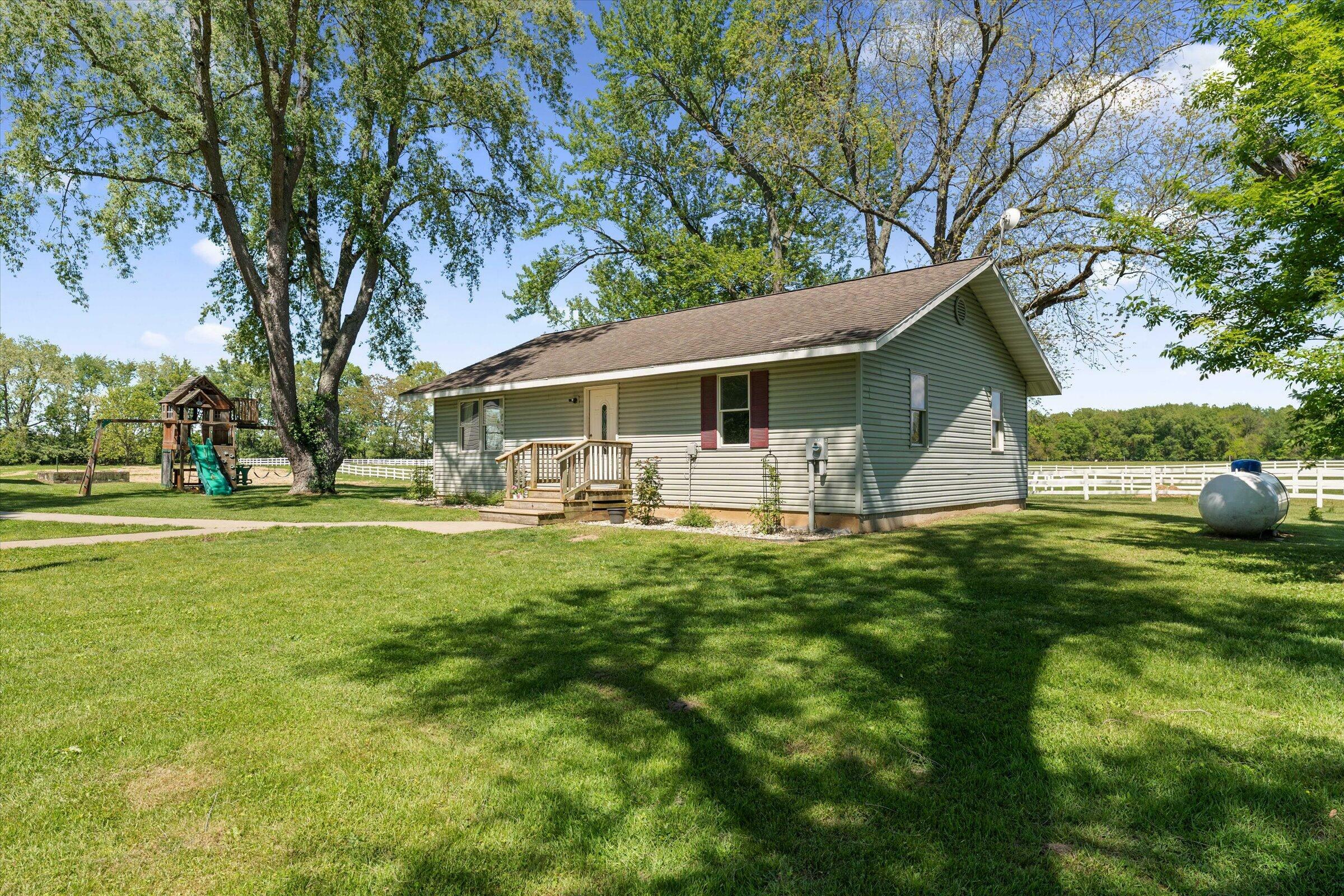 Property Photo: 1915 N US 31 Hwy MI 49120