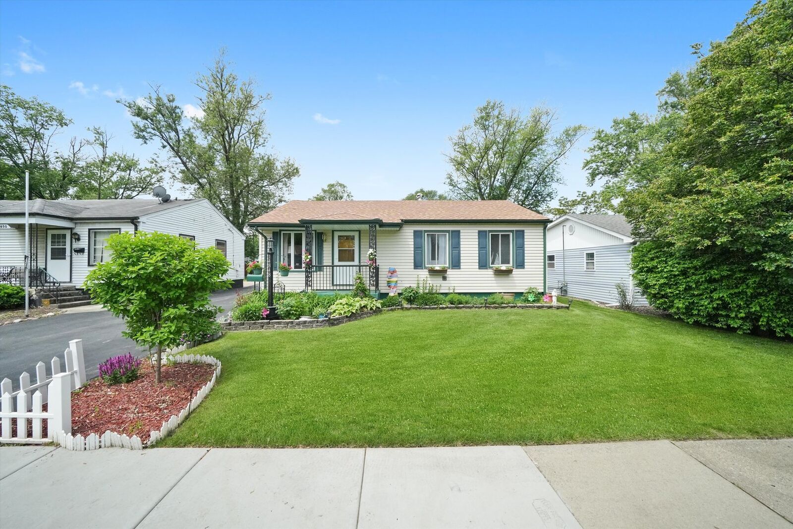 Property Photo: 14848 Keystone Avenue IL 60445