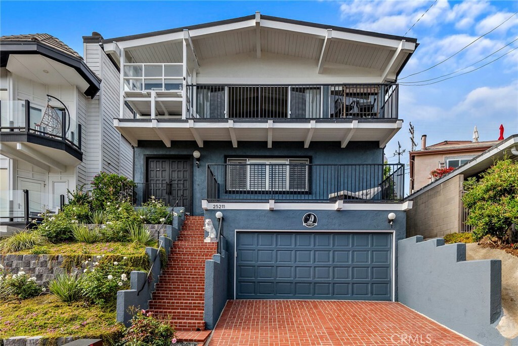 Property Photo: 25211 La Cresta Drive CA 92629