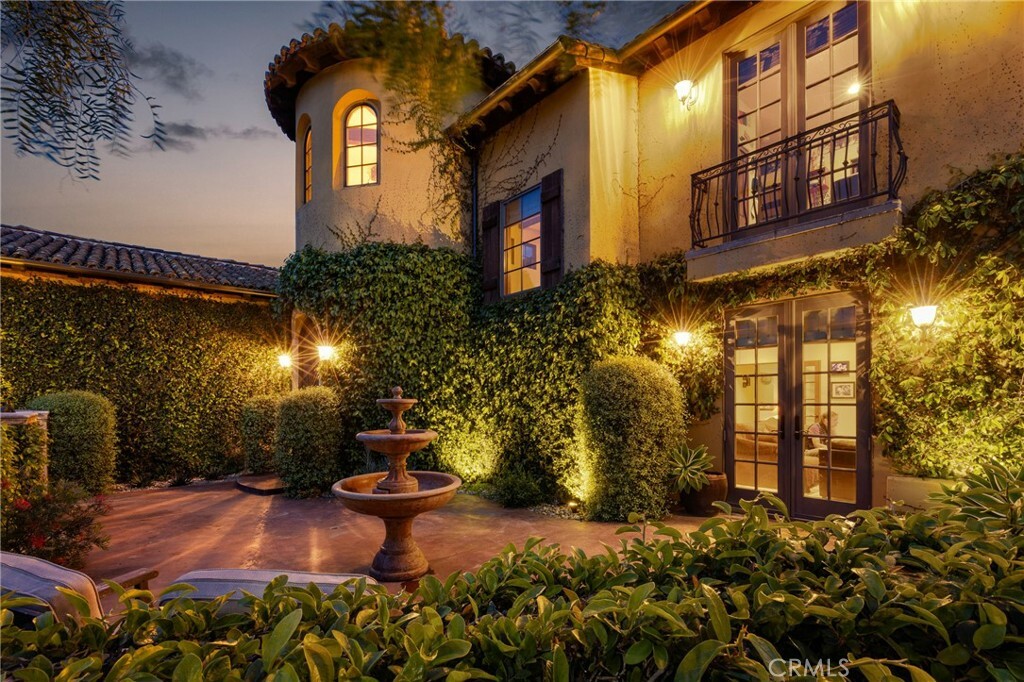 Property Photo:  935 Isabella Way  CA 93405 