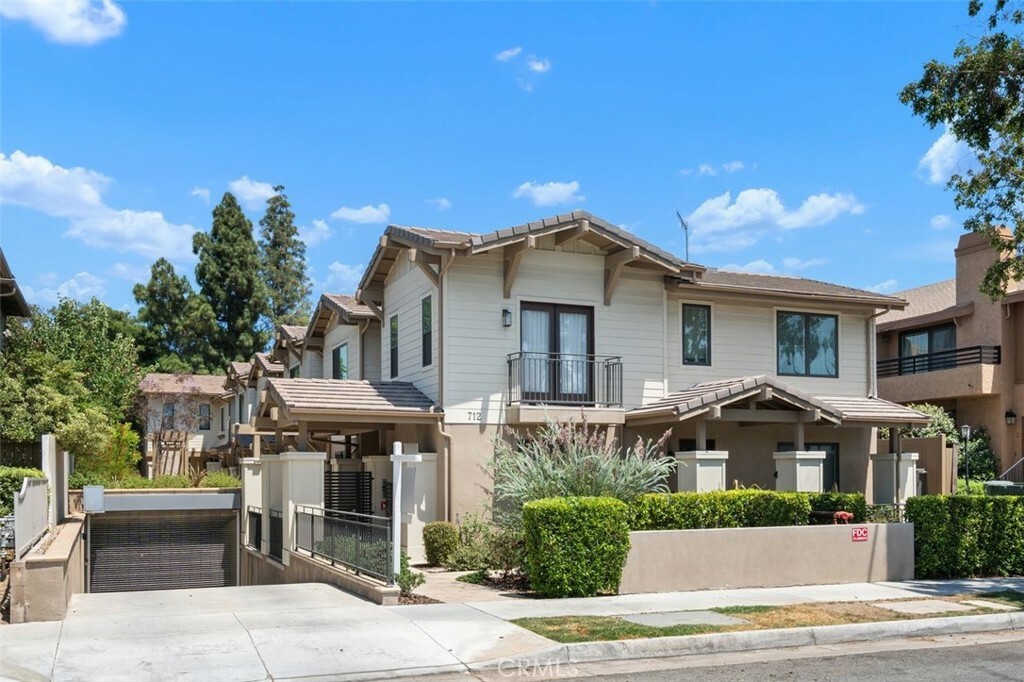 Property Photo: 712 S Marengo Avenue 3 CA 91106