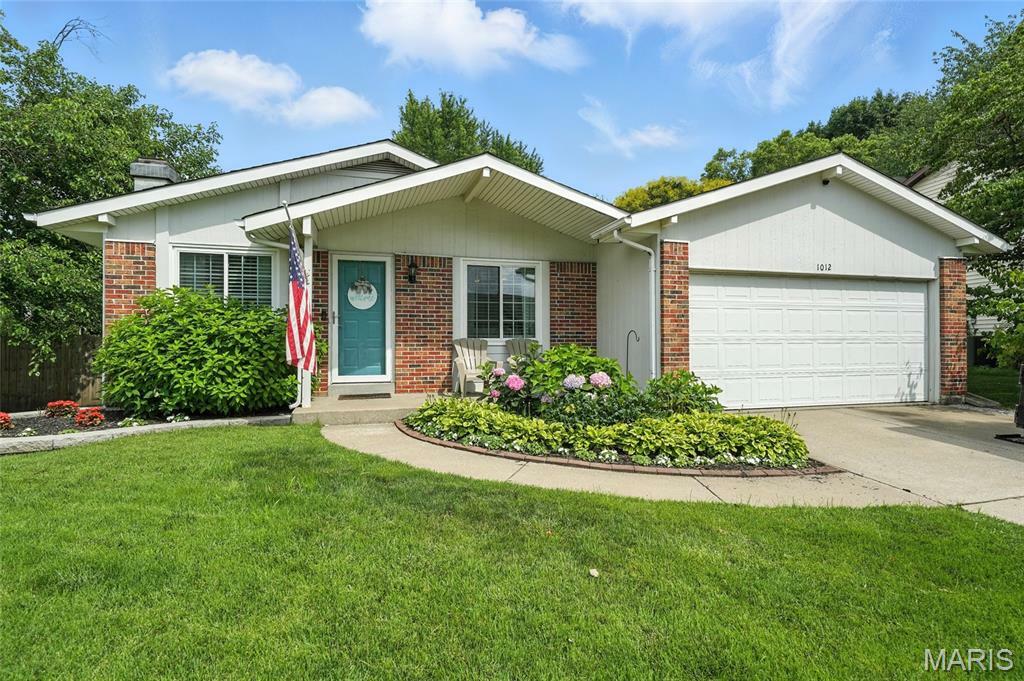 Property Photo:  1012 Acorn Trail Drive  MO 63031 